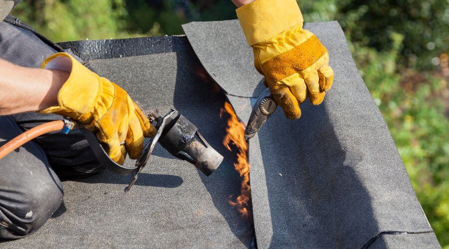 Professional gutter cleaning in Dairy, OR